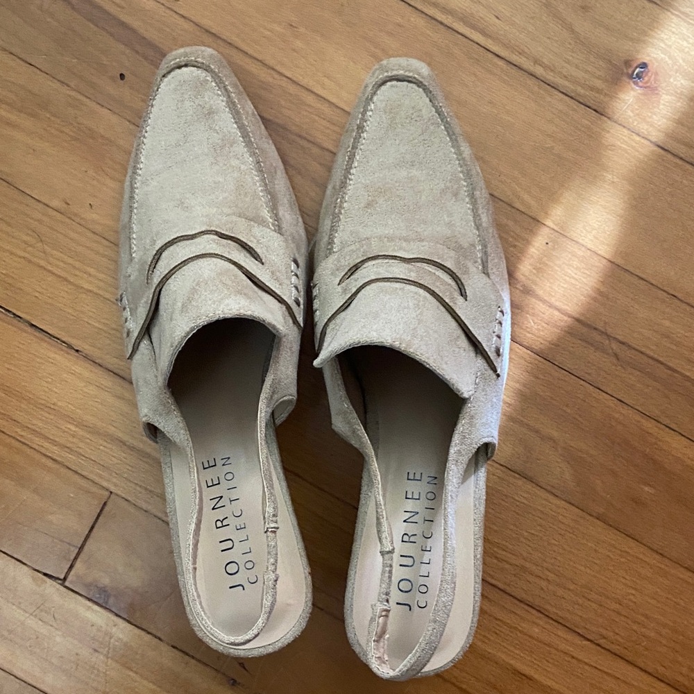 Journee Collection Kitten heel Slip-On Loafers